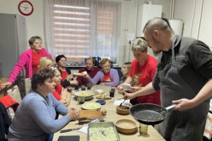 05.12.2021. Gorzyczany. Warsztaty kulinarne / Grażyna Szlęzak-Wójcik / Radio Kielce