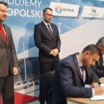 Podpisanie umowy na budowę nowego stadionu piłkarskiego w Opolu / Mariusz Chałupnik / Radio Opole