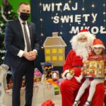 06.12.2021. Kazimierza Wielka. Mikołajki z ministrem Michałem Cieślakiem. Na zdjęciu (po lewej): minister Michał Cieślak / Marcin Marszałek / Radio Kielce