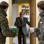 23.12.2021. Kielce. Terytorialsi odwiedzają kombatantów / ppor. Daniel Woś / ŚBOT