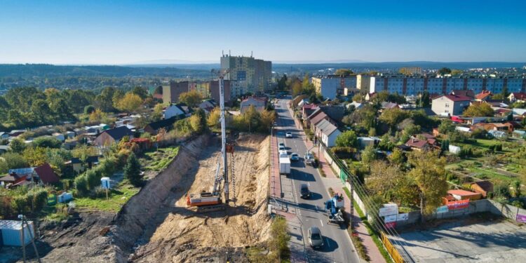 Starachowice. Budowa nowego bloku komunalnego / Marek Materek/Facebook