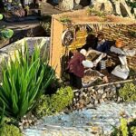 28.12.2021. Sędziszów. Ruchoma szopka / ks. Edward Giemza