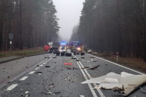 Wypadek na trasie krajowej nr 16 między Olsztynem, a Ostródą / KWP Olsztyn