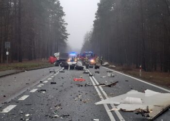 Wypadek na trasie krajowej nr 16 między Olsztynem, a Ostródą / KWP Olsztyn