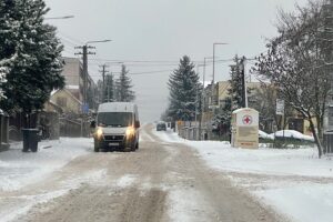 24.12.2021. Kielce. Zaśnieżone drogi i chodniki / Wiktor Taszłow / Radio Kielce