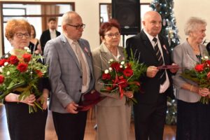 02.12.2021. Końskie. 19 par odebrało prezydencki Medal za Długoletnie Pożycie Małżeńskie / Magdalena Galas-Klusek / Radio Kielce