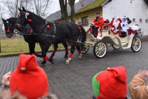 06.12.2021. Końskie. Wizyta Świętego Mikołaja w Przedszkolu numer 2 / Magdalena Galas-Klusek / Radio Kielce