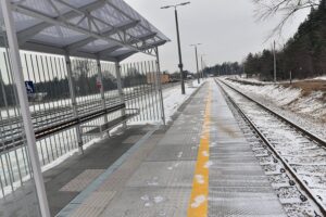 10.12.2021. Stąporków. Dworzec kolejowy / Magdalena Galas-Klusek / Radio Kielce