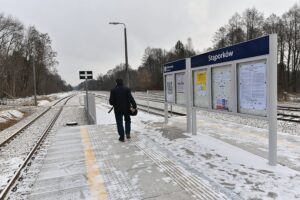10.12.2021. Stąporków. Dworzec kolejowy / Magdalena Galas-Klusek / Radio Kielce