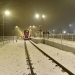 12.12.2021. Końskie. Stacja kolejowa. Odjazd pierwszego po 12 latach pociągu relacji Końskie-Łódź Chojny / Magdalena Galas-Klusek / Radio Kielce