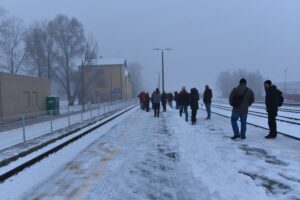 12.12.2021. Końskie. Wycieczka pociągiem do Tomaszowa Mazowieckiego organizowana przez konecki oddział PTTK / Magdalena Galas-Klusek / Radio Kielce