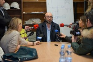 02.12.2021. Kielce. Konferencja prasowa dyrekcji Teatru im. Stefana Żeromskiego w Kielcach. Na zdjęciu: Michał Kotański - dyrektor Teatru im. Stefana Żeromskiego w Kielcach / Piotr Kwaśniewski / Radio Kielce