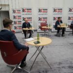 05.12.2021. Kielce. Studio Polityczne Radia Kielce. Na zdjęciu (od lewej): Michał Kita - Radio Kielce, Rafał Nowak - wicewojewoda świętokrzyski, Michał Sokolnicki - Konfederacja Partia KORWiN i Filip Strząbała - Nowa Lewica / Piotr Kwaśniewski / Radio Kielce