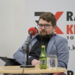 05.12.2021. Kielce. Studio Polityczne Radia Kielce. Na zdjęciu: Filip Strząbała - Nowa Lewica / Piotr Kwaśniewski / Radio Kielce