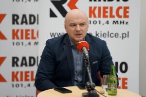 05.12.2021. Kielce. Studio Polityczne Radia Kielce. Na zdjęciu: Rafał Nowak - wicewojewoda świętokrzyski / Piotr Kwaśniewski / Radio Kielce