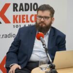 05.12.2021. Kielce. Studio Polityczne Radia Kielce. Na zdjęciu: Michał Sokolnicki - Konfederacja Partia KORWiN / Piotr Kwaśniewski / Radio Kielce