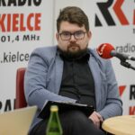 05.12.2021. Kielce. Studio Polityczne Radia Kielce. Na zdjęciu: Filip Strząbała - Nowa Lewica / Piotr Kwaśniewski / Radio Kielce