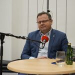 12.12.2021. Studio Polityczne Radia Kielce. Na zdjęciu: Andrzej Szejna - Nowa Lewica / Sebastian Kalwat / Radio Kielce