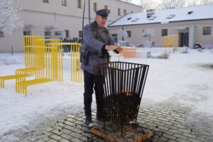 13.12.2021. Kielce. Inscenizacja stanu wojennego w Ośrodku Myśli Patriotycznej i Obywatelskiej / Piotr Kwaśniewski / Radio Kielce