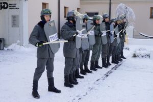 13.12.2021. Kielce. Inscenizacja stanu wojennego w Ośrodku Myśli Patriotycznej i Obywatelskiej / Piotr Kwaśniewski / Radio Kielce