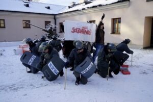 13.12.2021. Kielce. Inscenizacja stanu wojennego w Ośrodku Myśli Patriotycznej i Obywatelskiej / Piotr Kwaśniewski / Radio Kielce