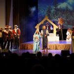 18.12.2021. Kielce. Pastorałka „Chwała Rodzinie Świętej” wystawiona przez osoby niepełnosprawne z Zespołu Inscenizacji Tanecznej „Uśmiech” / Marcin Marszałek / Radio Kielce