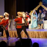 18.12.2021. Kielce. Pastorałka „Chwała Rodzinie Świętej” wystawiona przez osoby niepełnosprawne z Zespołu Inscenizacji Tanecznej „Uśmiech” / Marcin Marszałek / Radio Kielce