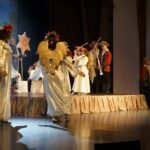 18.12.2021. Kielce. Pastorałka „Chwała Rodzinie Świętej” wystawiona przez osoby niepełnosprawne z Zespołu Inscenizacji Tanecznej „Uśmiech” / Marcin Marszałek / Radio Kielce