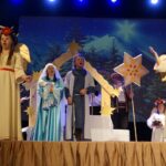 18.12.2021. Kielce. Pastorałka „Chwała Rodzinie Świętej” wystawiona przez osoby niepełnosprawne z Zespołu Inscenizacji Tanecznej „Uśmiech” / Marcin Marszałek / Radio Kielce