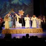 18.12.2021. Kielce. Pastorałka „Chwała Rodzinie Świętej” wystawiona przez osoby niepełnosprawne z Zespołu Inscenizacji Tanecznej „Uśmiech” / Marcin Marszałek / Radio Kielce