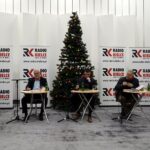 19.12.2021. Kielce. Studio Polityczne Radia Kielce. Na zdjęciu (od lewej): Marek Kwitek - PiS, Lucjan Pietrzczyk - PO, Dawid Lewicki - Konfederacja, Czesław Siekierski - PSL, Jacek Skórski - Nowa Lewica / Kamil Król / Radio Kielce