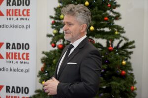 24.12.2021. Kielce. Życzenia dla słuchaczy Radia Kielce. Na zdjęciu: Krzysztof Słoń - senator PiS / Piotr Kwaśniewski / Radio Kielce