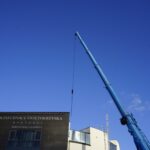 21.12.2021. Kielce. Dźwig przy Politechnice Świętokrzyskiej / Sebastian Kalwat / Radio Kielce