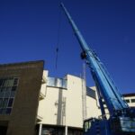 21.12.2021. Kielce. Dźwig przy Politechnice Świętokrzyskiej / Sebastian Kalwat / Radio Kielce