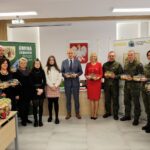 16.12.2021. Zagnańsk. Akcja „Murem za Polskim Mundurem” / Urząd Gminy w Zagnańsku