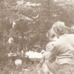 Ranny partyzant ze zgrupowania „Nurta" - zdjęcie wykonane po bitwie pod Chotowem 30.10.1944r. / ppor. cz. w. Feliks Konderko „Jerzy” / Zbiory Mariusza Baran-Barańskiego