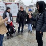 16.12.2021. Kielce. Gra miejska na temat stanu wojennego „Spacerniak 1981-1983”. Na zdjęciu (pierwsza z lewej): Edyta Krężołek, kierownik referatu edukacji narodowej IPN w Kielcach / Paulina Michta / Radio Kielce