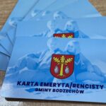 Na zdjęciu: karta emeryta/rencisty gminy Bodzechów / Emilia Sitarska / Radio Kielce