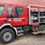 18.12.2021. Starachowice. Przekazanie nowego wozu ratowniczego strażakom z OSP na osiedlu Michałów / Anna Głąb / Radio Kielce