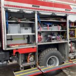 18.12.2021. Starachowice. Przekazanie nowego wozu ratowniczego strażakom z OSP na osiedlu Michałów / Anna Głąb / Radio Kielce