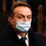 03.12.2021. Włoszczowa. Obchody 37. rocznicy protestu w obronie krzyży w Zespole Szkół Zawodowych. Msza święta. Na zdjęciu: Mirosław Gębski - starosta kielecki / Jarosław Kubalski / Radio Kielce