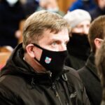 03.12.2021. Włoszczowa. Obchody 37. rocznicy protestu w obronie krzyży w Zespole Szkół Zawodowych. Msza święta. Na zdjęciu: Andrzej Pruś - przewodniczący sejmiku województwa świętokrzyskiego / Jarosław Kubalski / Radio Kielce