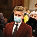 03.12.2021. Włoszczowa. Obchody 37. rocznicy protestu w obronie krzyży w Zespole Szkół Zawodowych. Msza święta. Na zdjęciu: senator Krzysztof Słoń / Jarosław Kubalski / Radio Kielce