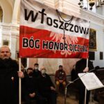 03.12.2021. Włoszczowa. Obchody 37. rocznicy protestu w obronie krzyży w Zespole Szkół Zawodowych. Msza święta / Jarosław Kubalski / Radio Kielce