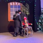 04.12.2021. Kałków. „Opowieść wigilijna” w wykonaniu Teatru Dramatycznego im. ks. infułata Czesława Wali / Anna Głąb / Radio Kielce