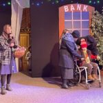 04.12.2021. Kałków. „Opowieść wigilijna” w wykonaniu Teatru Dramatycznego im. ks. infułata Czesława Wali / Anna Głąb / Radio Kielce