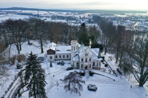 28.12.2021. Oblęgorek. Pałacyk Henryka Sienkiewicza / Jarosław Kubalski / Radio Kielce