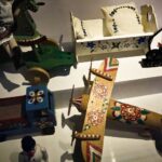 28.12.2021. Kielce. Wystawa zabawek w witrynach Muzeum Zabawek i Zabawy / Jarosław Kubalski / Radio Kielce