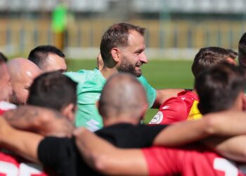 05.09.2021. Kielce. Mecz Banda Świrów - Kibice Korony. Na zdjęciu: Zbigniew Małkowski / Wiktor Taszłow / Radio Kielce