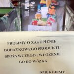 03.12.2021. Kielce. Przedświąteczna zbiórka żywności, zorganizowana przez Caritas / Iwona Murawska